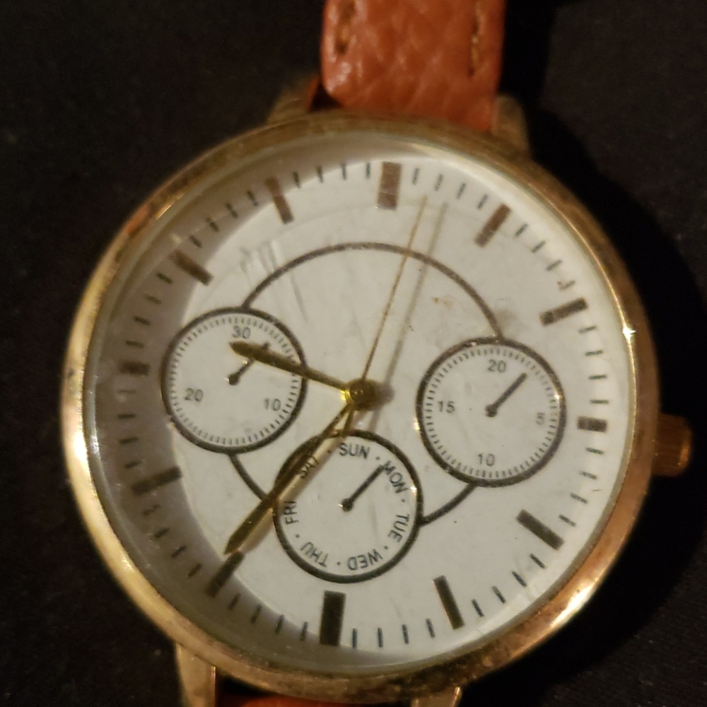 Watch - Picture 2 of 2